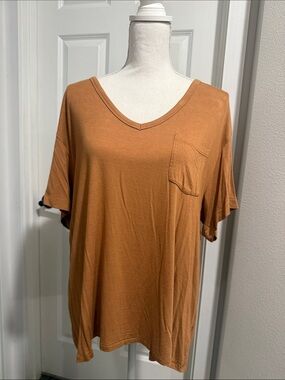 American Eagle Outfitters Oversized V-Neck Pocket Tee - Rust Brown